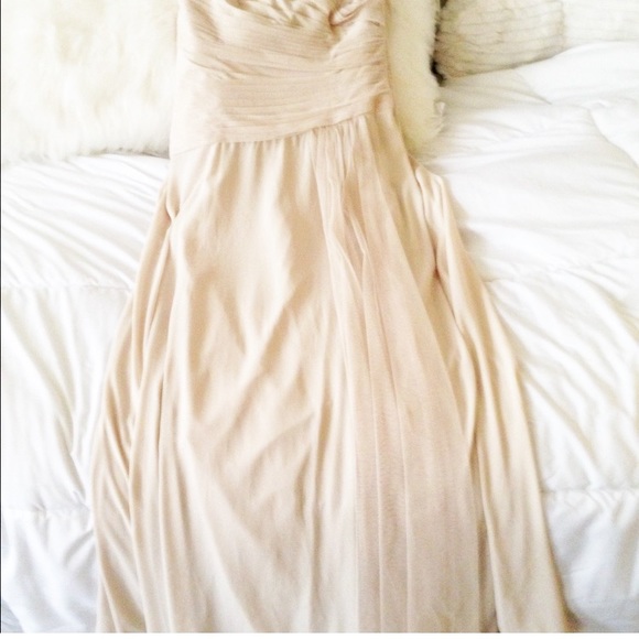 Like new Vera wang cream  wedding dress size 4 - Picture 2 of 11